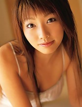 Beautiful babe Kaori Manabe shows off her plump round bottom